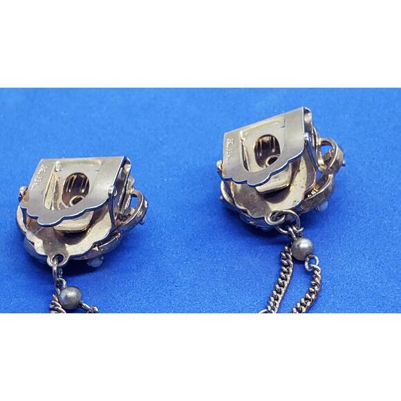 Vintage Sweater Clips Collar Jacket Faux Pearl Gold Tone Double Chain Pat Pend - Picture 6 of 9